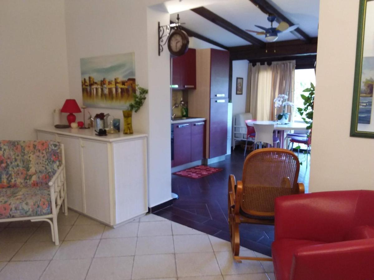 Villetta Su Canale Navigabile Furnari Bagian luar foto